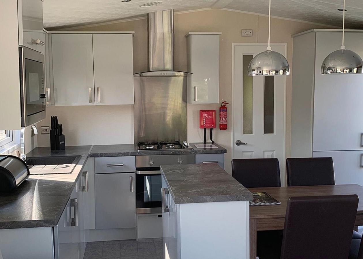 Ocean Heights Holiday Park New Quay  Bagian luar foto