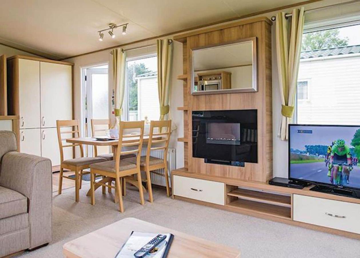 Ocean Heights Holiday Park New Quay  Bagian luar foto