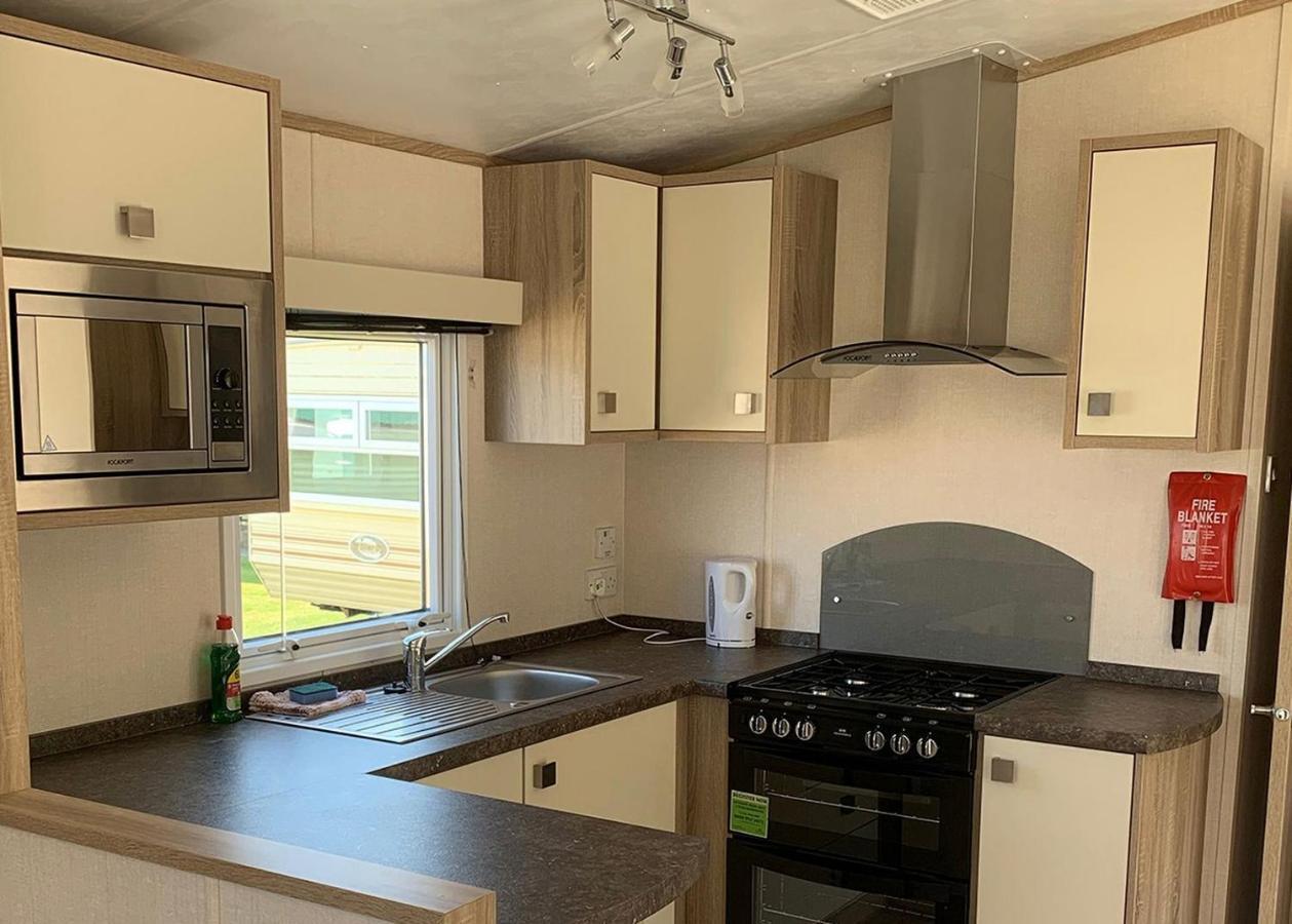 Ocean Heights Holiday Park New Quay  Bagian luar foto